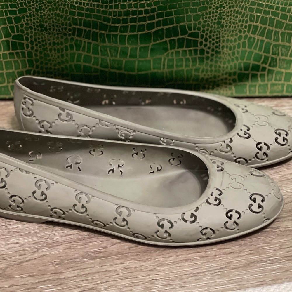 Gucci GG jelly flats